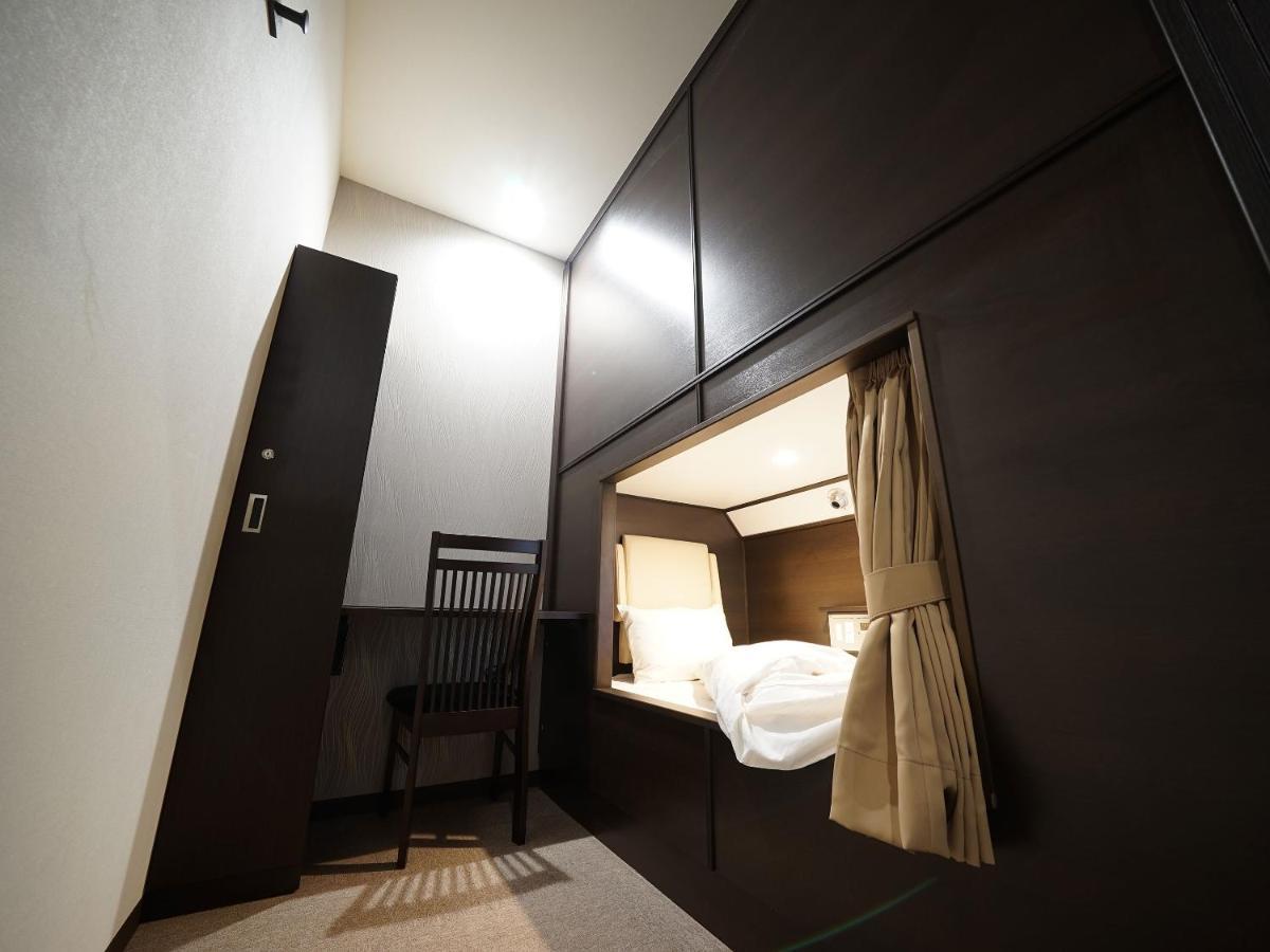 Wellcabin Tenjin - Male Only Fukuoka  Exterior photo
